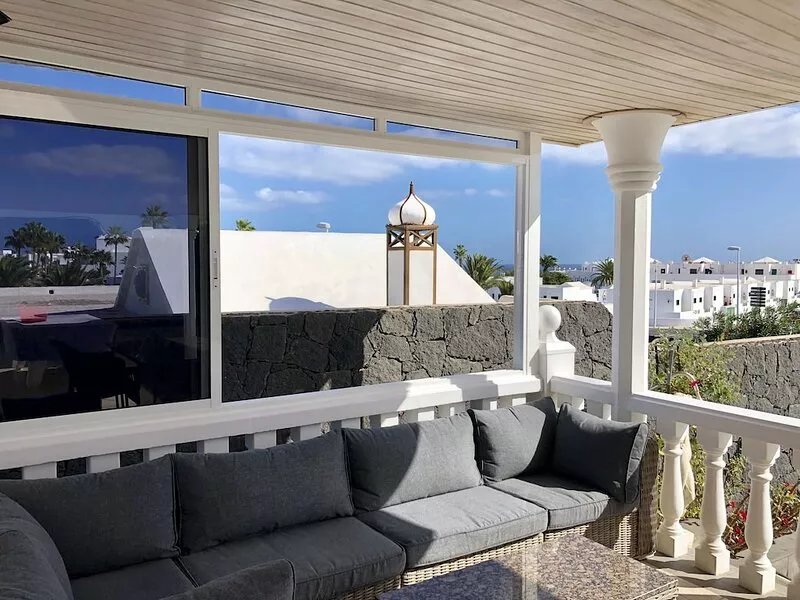 Villa Olivier, Puerto Del Carmen, Lanzarote, Luxury 2 bed/2 bath Private Pool.