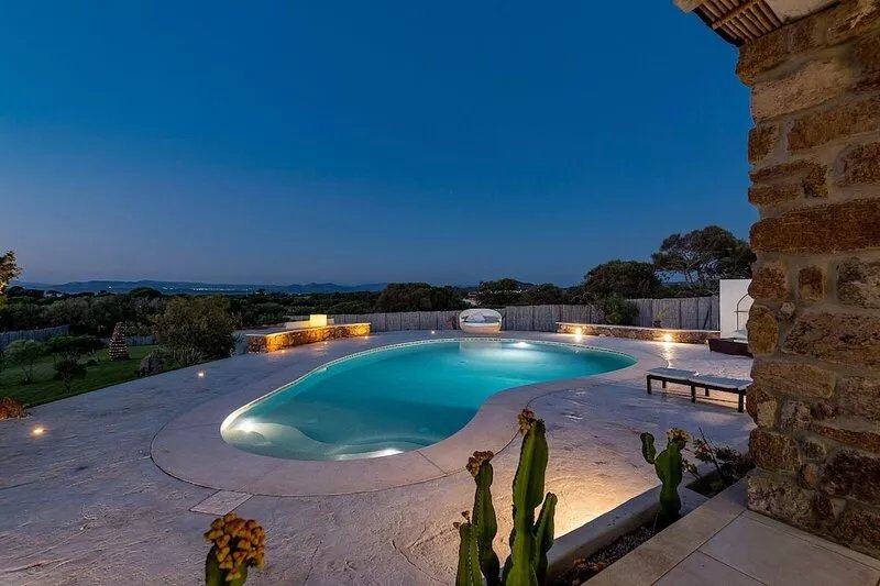 Escape to Paradise:Villa with Pool, Garden and Sea View Surrounded by Nature