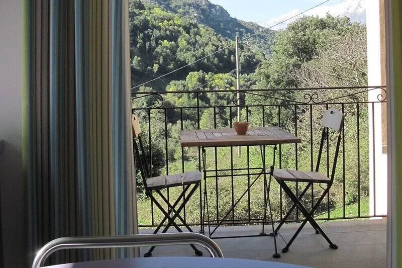 NICE APARTMENT IN HAMLET 700 M / north pond, fiber, solar hot water