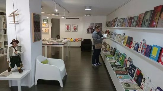 Livraria Gigoes & Anantes