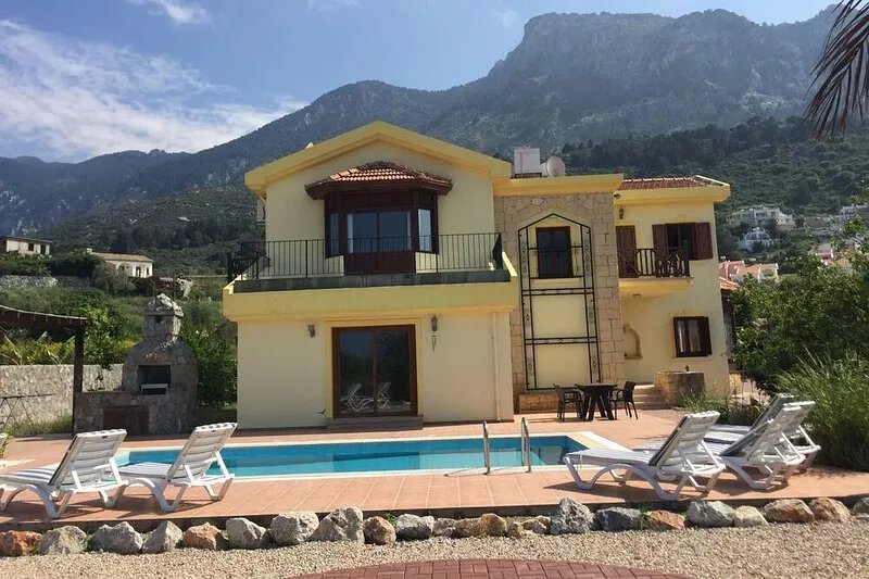 Beautiful Spacious Luxury Villa With Private Pool And Sea/Mountain Views.