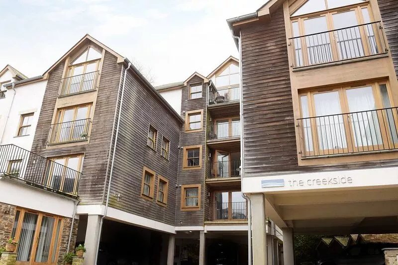 THE CREEKSIDE, family friendly, luxury holiday cottage in Looe