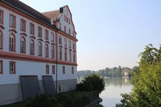 Schloss Neuhaus