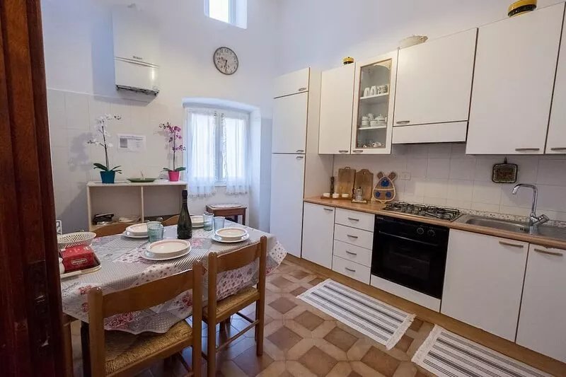 Carugio - Two Bedroom Apartment, Sleeps 5
