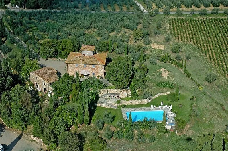 Charming Villa w/ pool nestled in Chianti vineyards, with AC, close to Florence