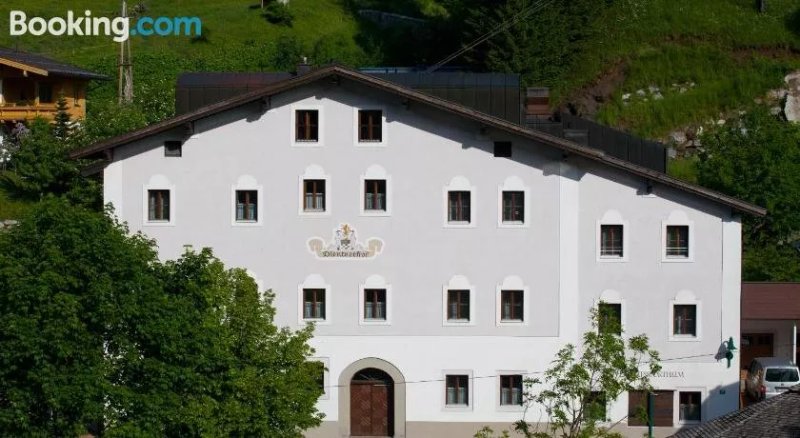 Universitatssport- und Seminarzentrum Dientnerhof