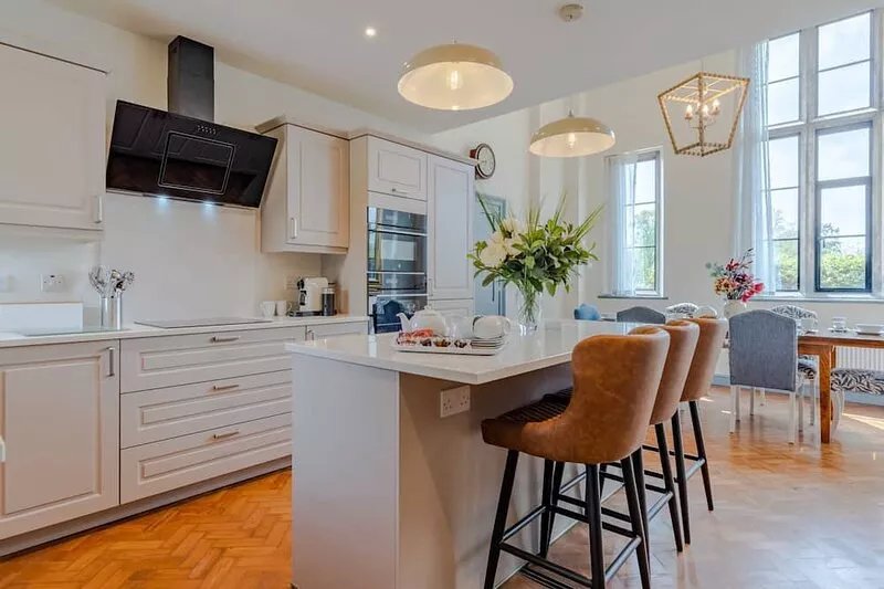 Old Laundry -  a sudeley castle cottage that sleeps 12 guests in 6 bedrooms