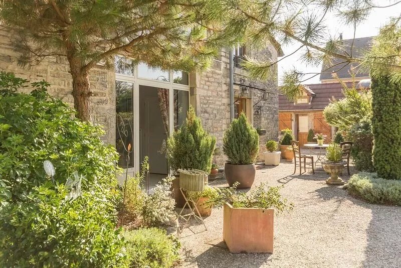 Bacchus cottage, quiet cottage