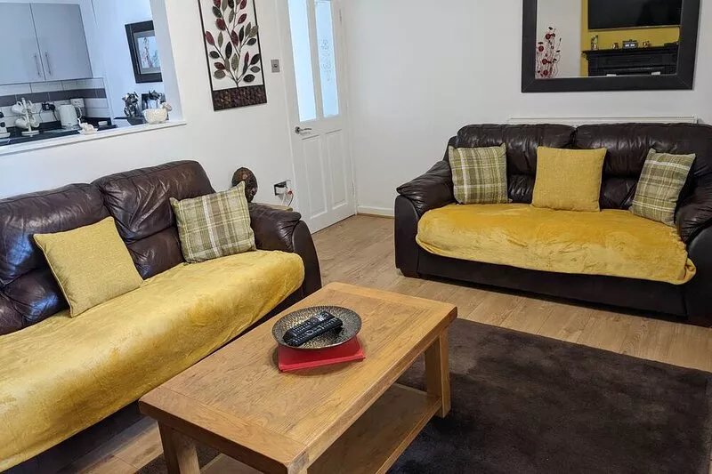 Canol Cae Cottages Bluebell in Penrhyndeudraeth near Porthmadog. 3 bed