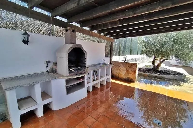 Pleasant house with private pool and a covered barbecue area