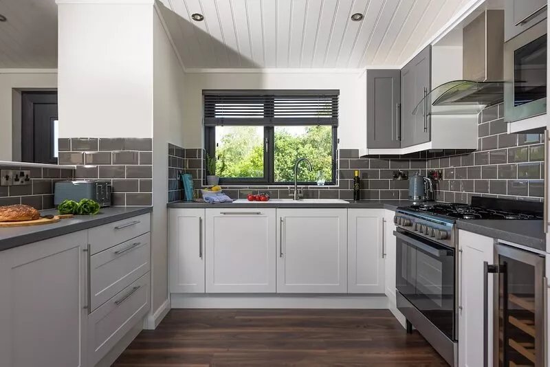 Juniper Lodge, 28 Roadford Lake Lodges
