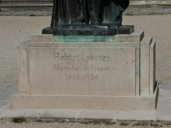 Monument a Hubert Lyautey