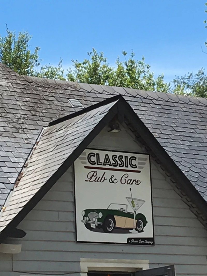 Classic pub & cars