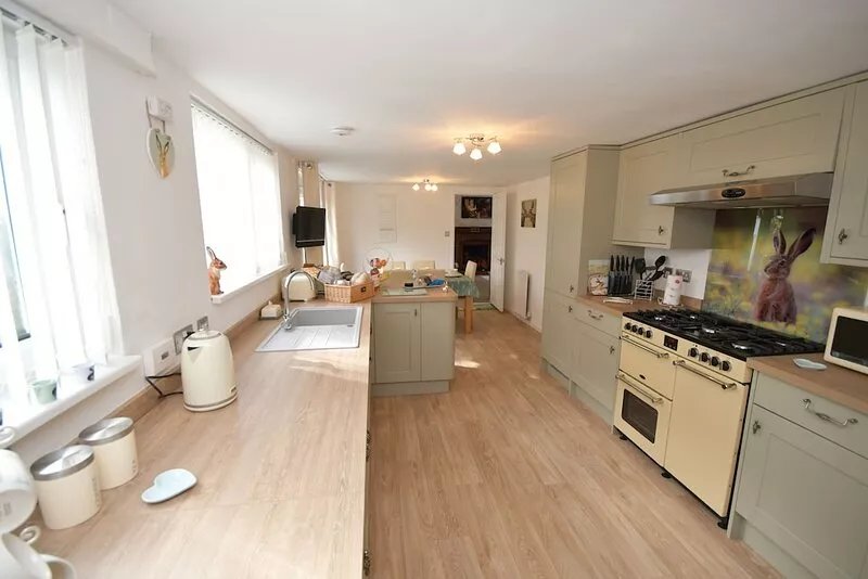 Hare Lodge - attractive bungalow, the historic inland resort of Woodhall Spa.