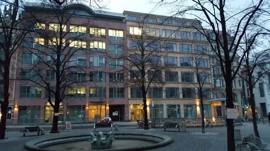 Historischer Brunnen auf dem Hausvogteiplatz