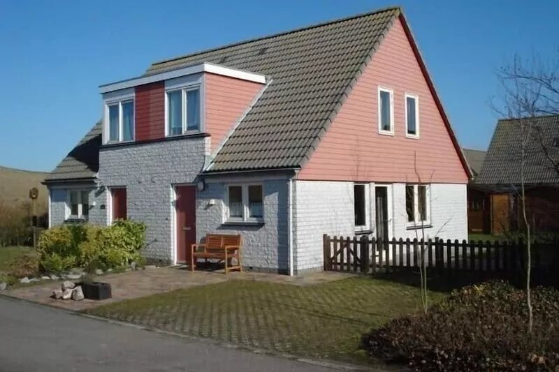 Vacation home by the sea, with Sat.-TV, telephone, WLan, large balcony. Terrace