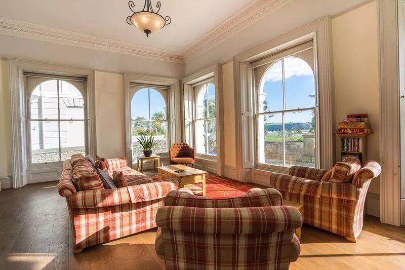 1 Elliot Terrace 4 bed apartment in unrivalled location in the centre of Plymou