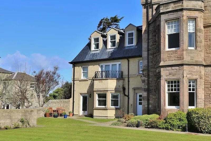 Fabulous 3 bedroomed apartment in the heart of Elie