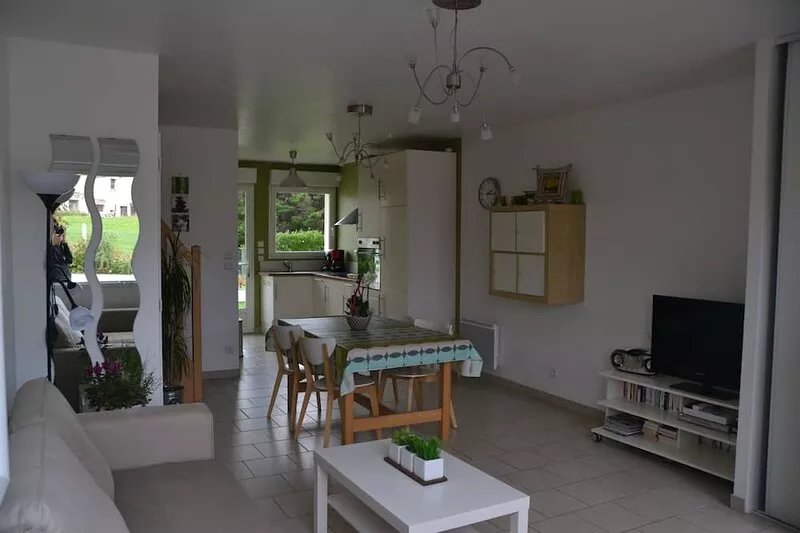 Comfortable, quiet, 200m from the beach and the village center