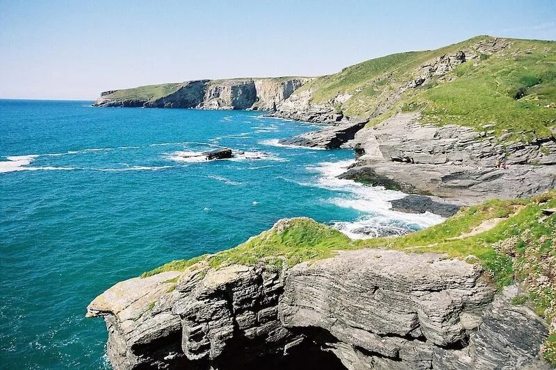 Comfy North Cornwall home with stunning views down rural valley and out to sea