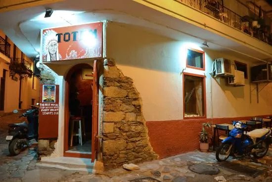 Totem Bar