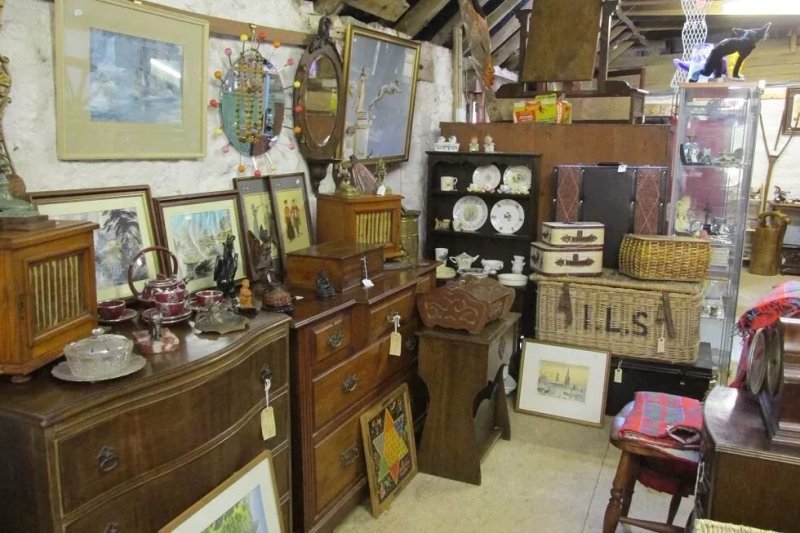 Antiques At Glass