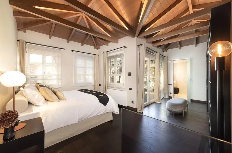 Located in the Heart of Heraklion, combining Elegance & Modern Luxury.