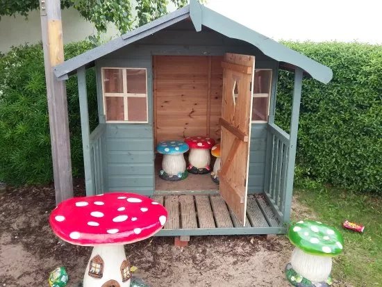 Squires Garden Centres