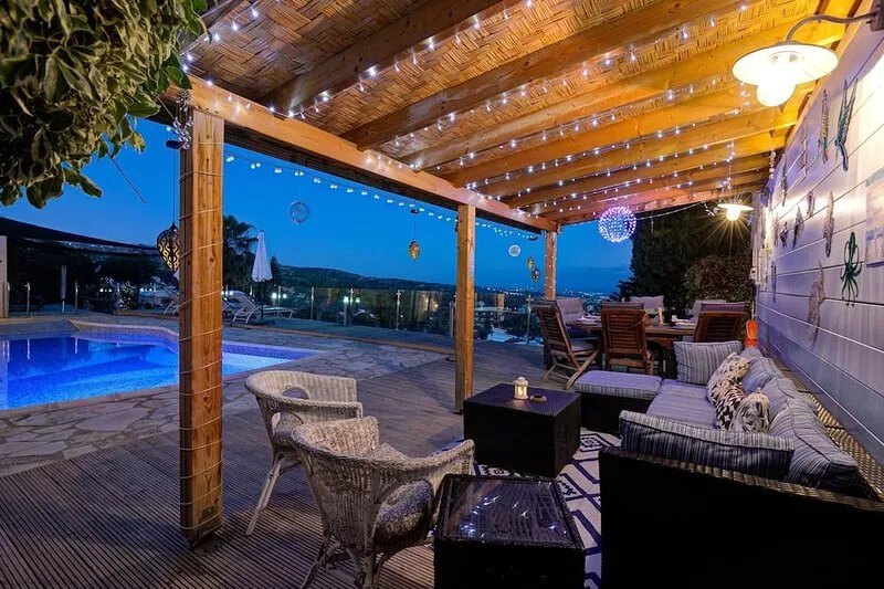 A stone built  single storey villa that sleeps 6 guests in 3 bedrooms/ amazing