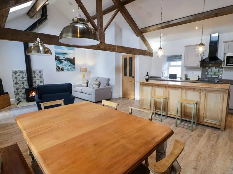 THE GRANARY, romantic, luxury holiday cottage in Valley