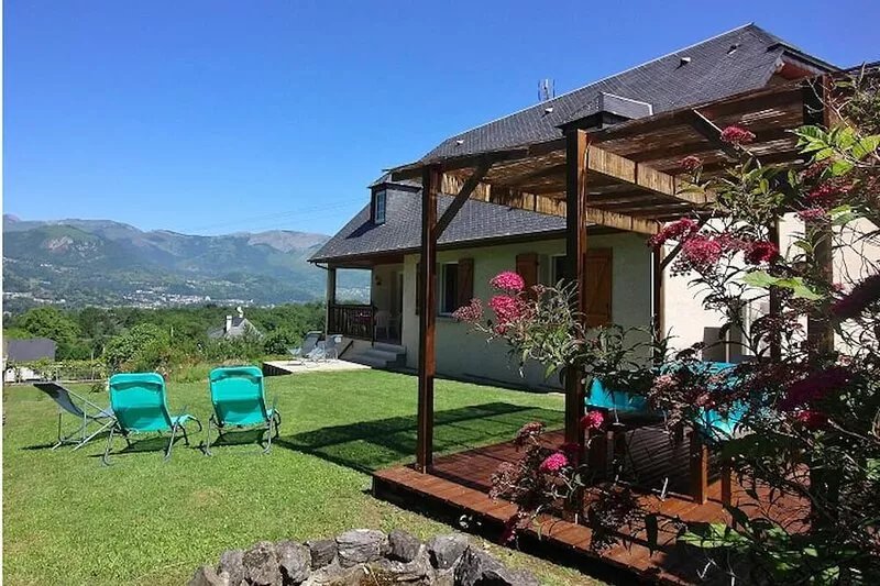 Property in the heart of the village with breathtaking views of the Argelès
