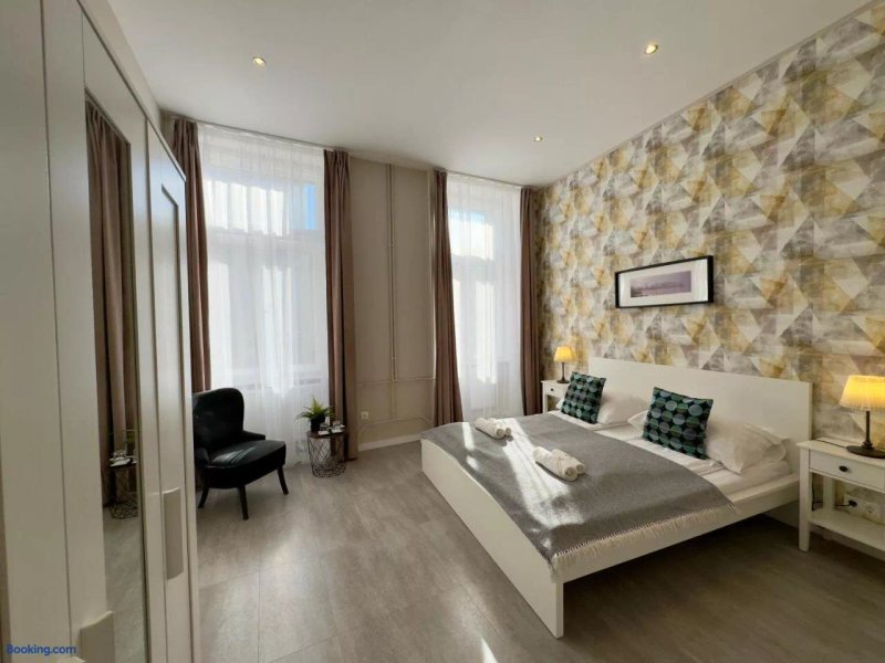 Center Rooms