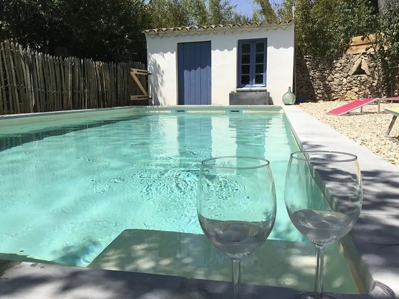 Le Mas des Pins nestled in the heart of the Nîmes pine forests
