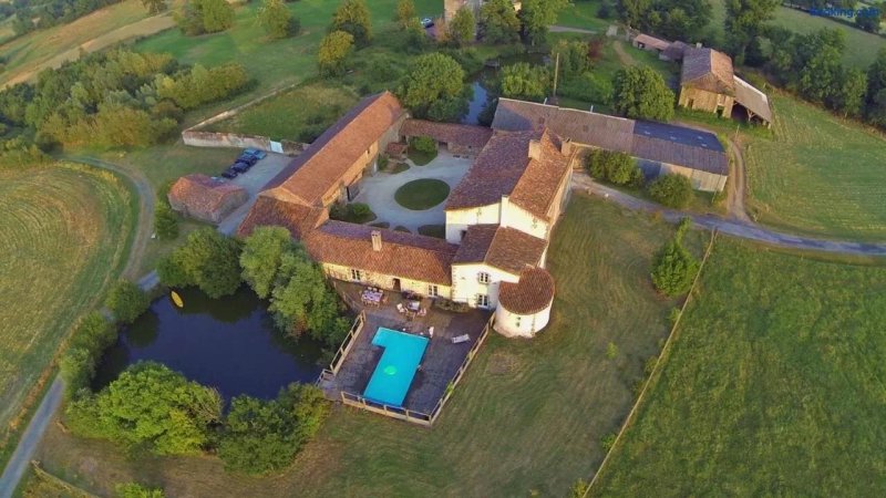 Le Logis Du Chatelier  Gîte De Caractère Et Chambres D'hôtes