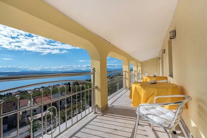 Three bedroom apartment with terrace and sea view Dramalj, Crikvenica (A-5592-b)