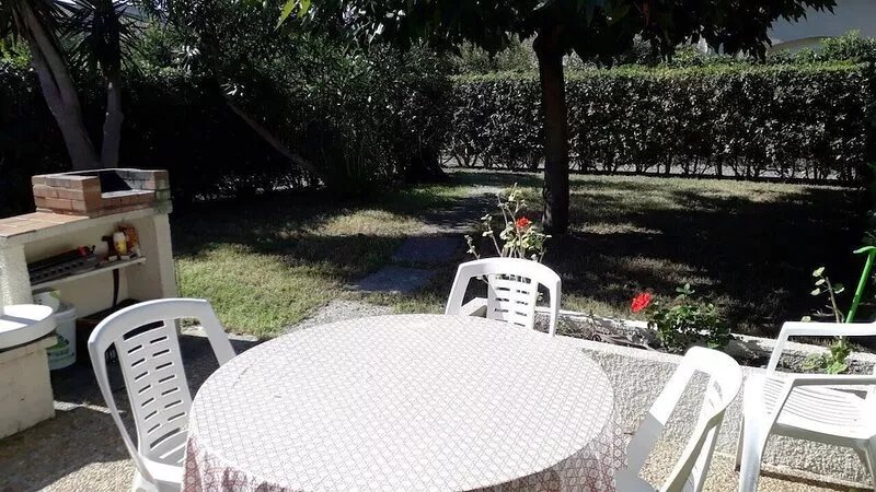 Furnished air-conditioned studio on Lido de la Marana 100 m from the sea