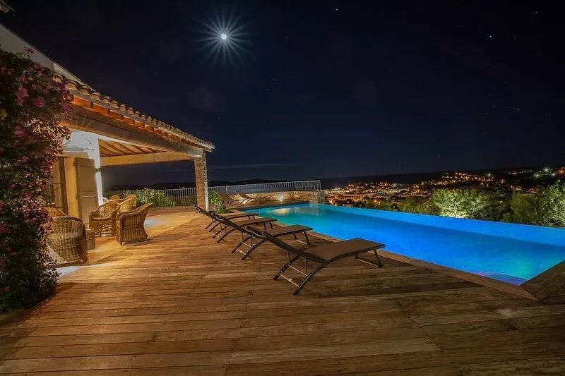 VILLA SOLEIL D'OR GOLFE DE ST TROPEZ, swimming pool at 29° all year round, 180