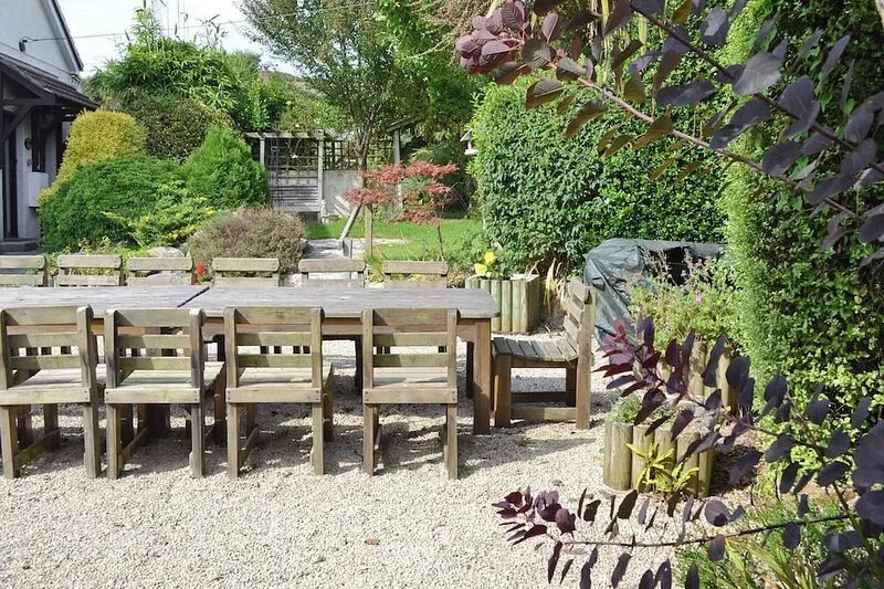 A spacious detached house just 1 mile from Hayle Towans beach.