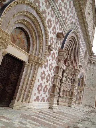 Basilica di Santa Maria di Collemaggio e Porta Santa