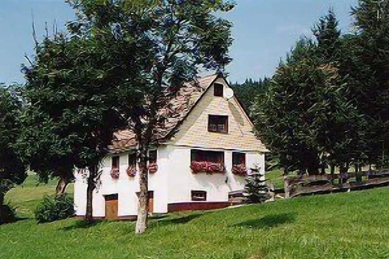 Detached, fully-furnished vacation home on a genuine Black Forest Farm