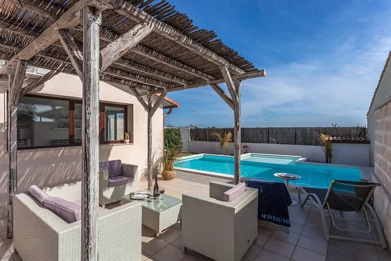 70sqm Flat + 40 Sqm Terrace+ Exclusive Use Swimming Pool + Internet Wi Fi
