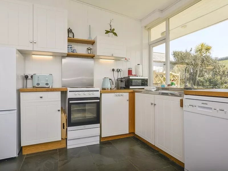 2 BROOK COTTAGES, pet friendly, country holiday cottage in Hope Cove