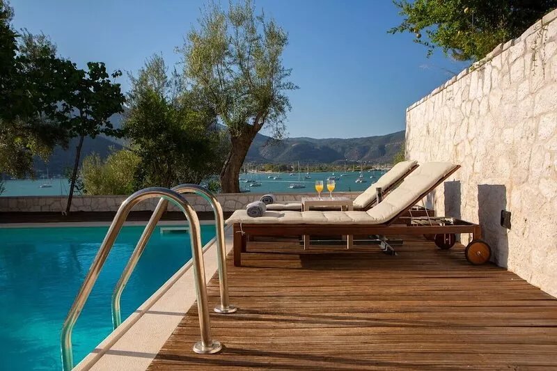 Liana's House with great view in Vlicho Bay & big private pool !