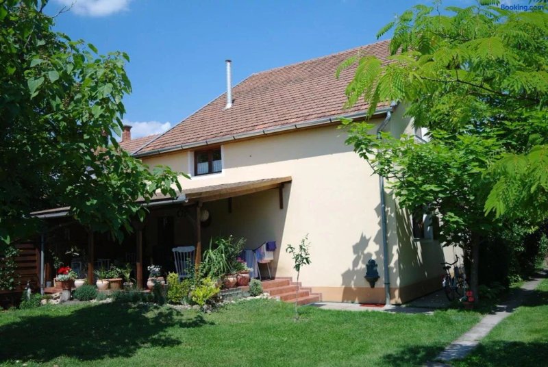 Nora Apartman