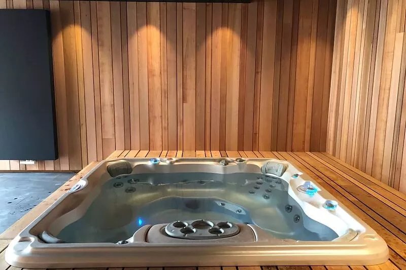 St-Malo / Cancale, new house with pisc. heated, Hammam & Jacuzzi, 100% sea view
