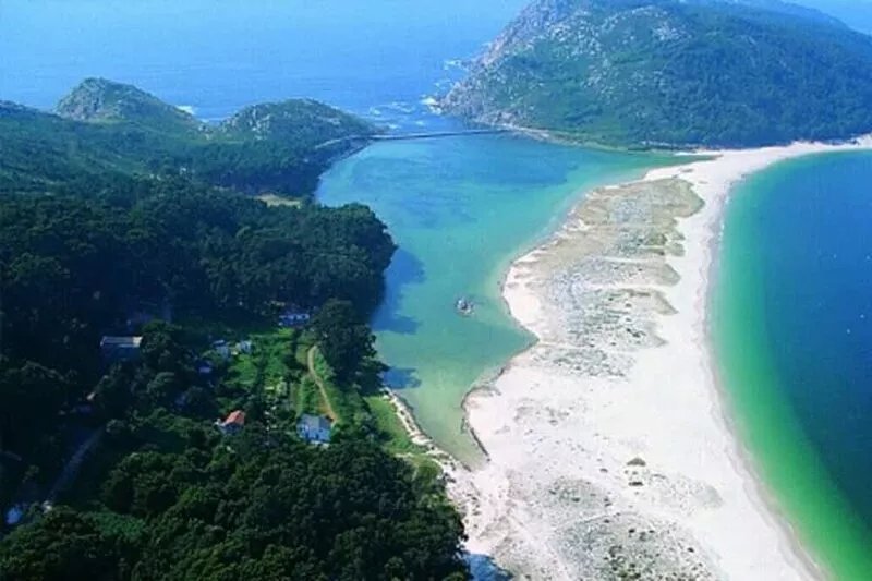 Tourist cottage Pontecaldelas, Pontevedra, garden 700 m2 with barbecue,