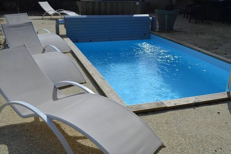 12-person gîte with heated swimming pool and sauna, ideal for relaxation