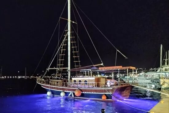 Kefalonia Trips Queen Bee