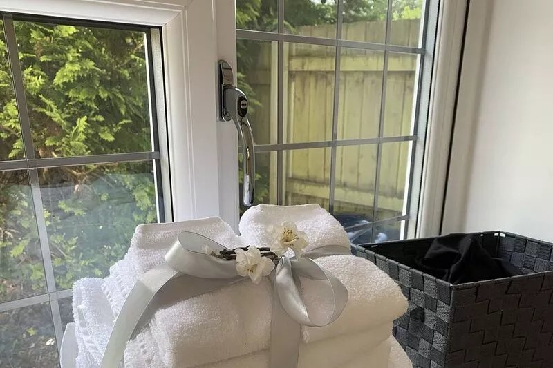 Lodge With Private Garden In Country Village - Pets Welcome