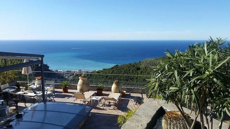Gardenia apartment near Bordighera with enchanting view of Montecarlo